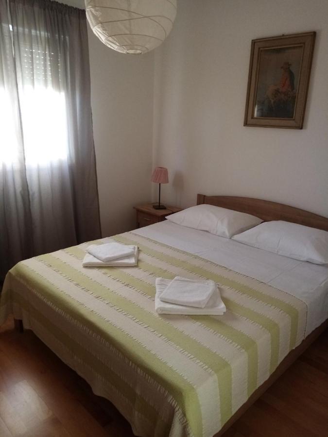 Apartman Mikola With Sea View Trogir Extérieur photo