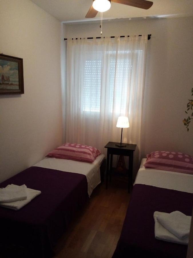 Apartman Mikola With Sea View Trogir Extérieur photo